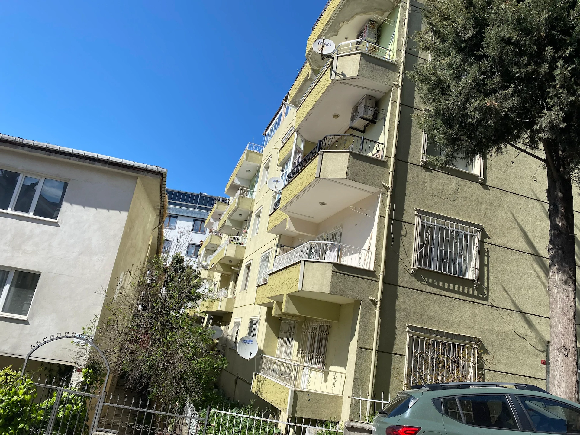 Celal Yalçın Apartment, photo 2 of 3